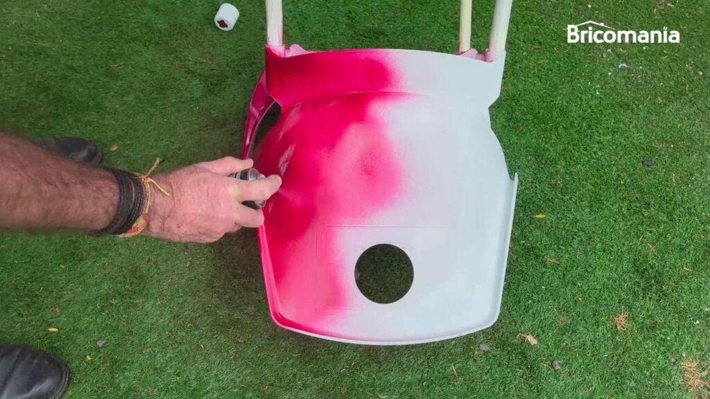 Renueva tu jardín de forma económica: Guía completa para pintar sillas de plástico de exterior